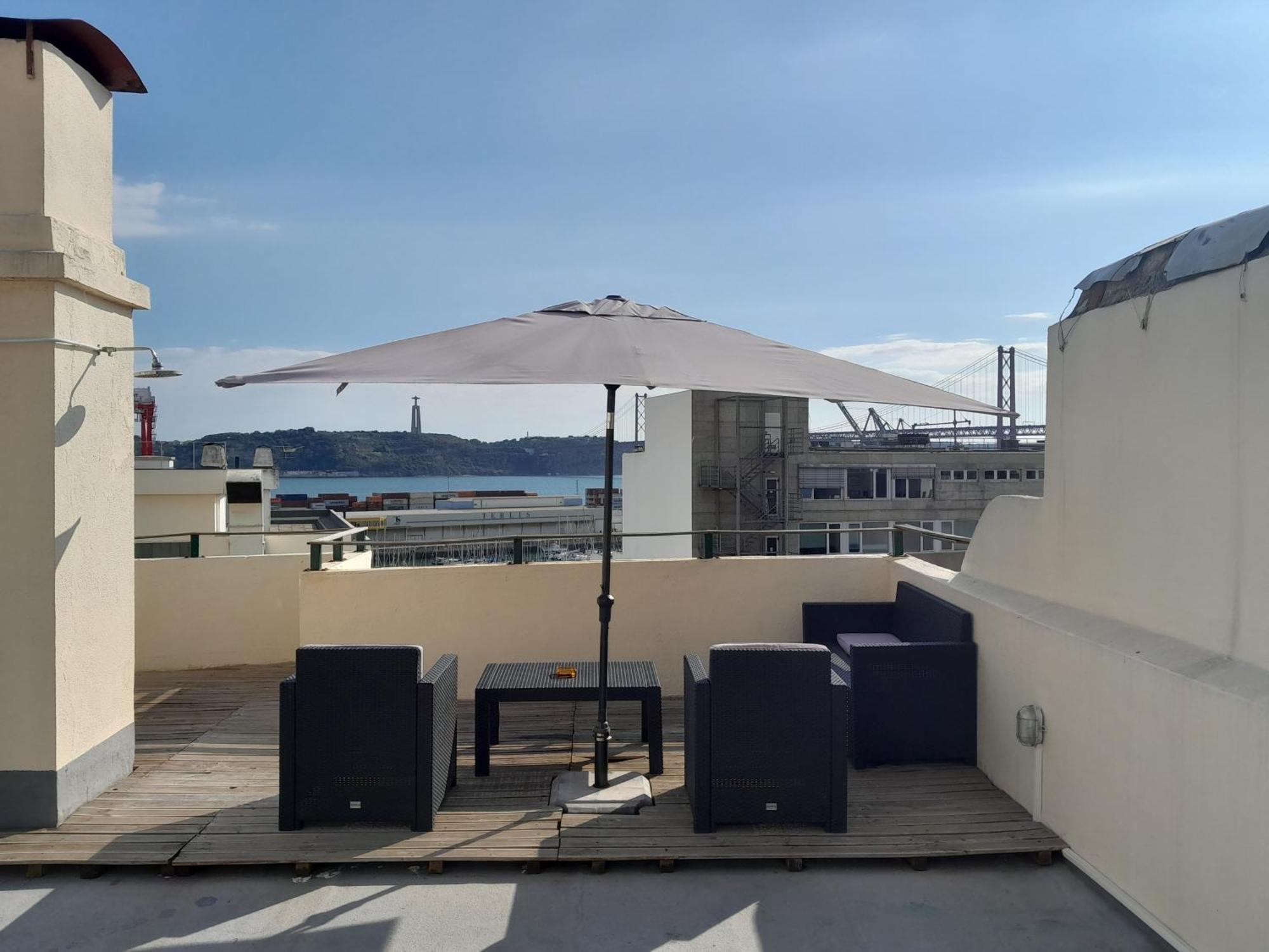 Apartamento Sobre O Rio Lisbon Exterior photo